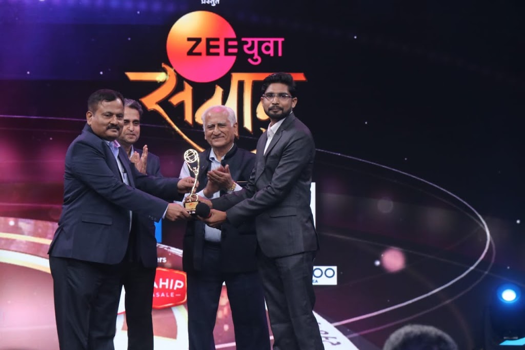 Suyog Buradkar honoured with Zee Yuva Sanman 2020